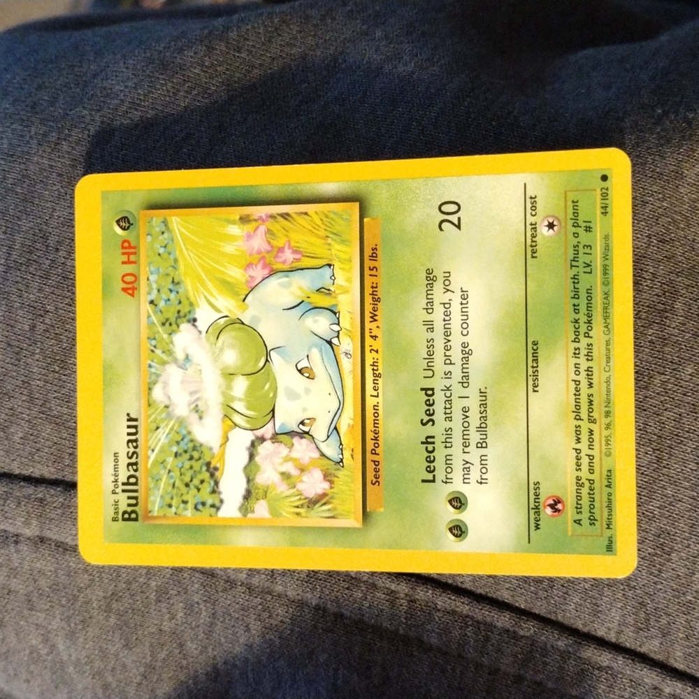 Bulbasaur basic pokemon trading card